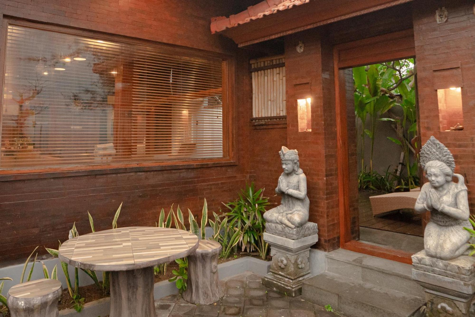 Bima Sakti Homestay Echo Beach Canggu Esterno foto