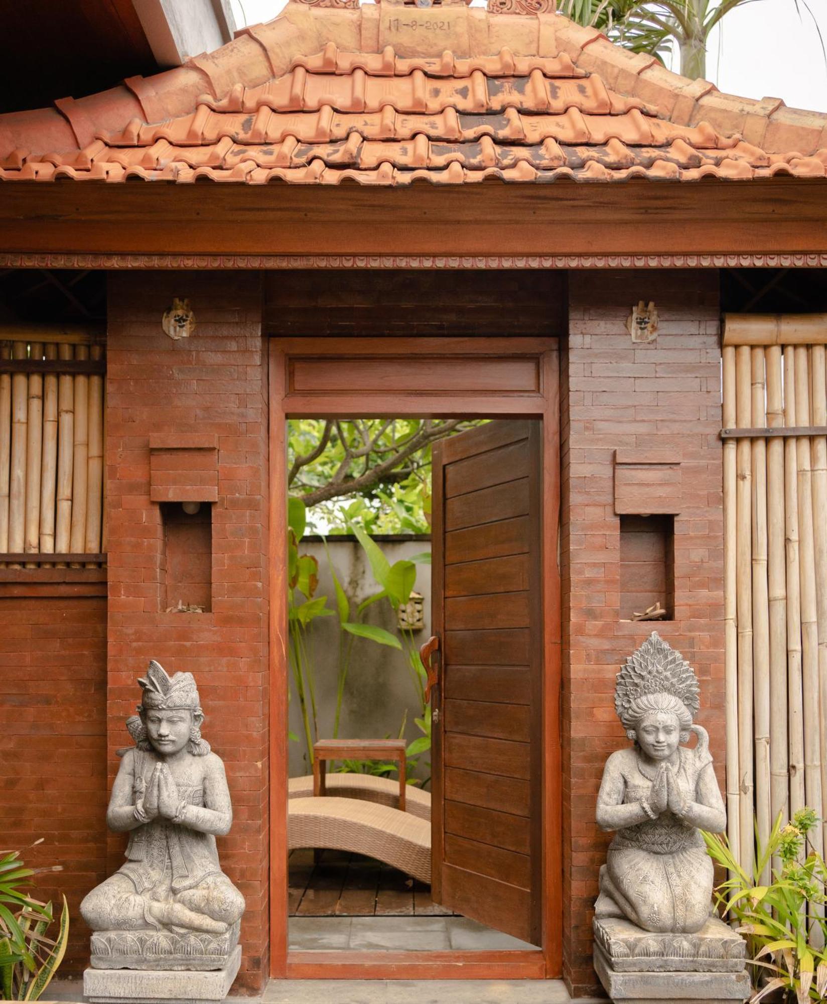 Bima Sakti Homestay Echo Beach Canggu Esterno foto