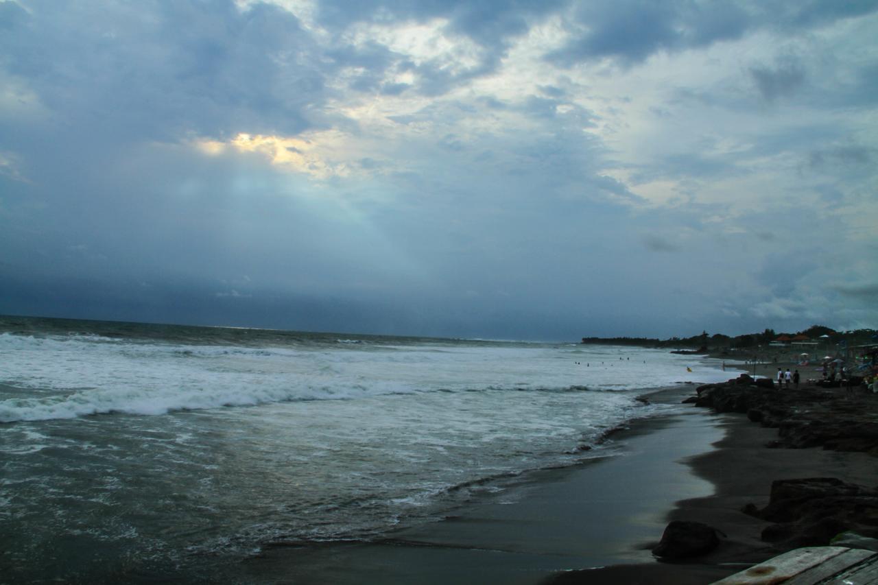 Bima Sakti Homestay Echo Beach Canggu Esterno foto